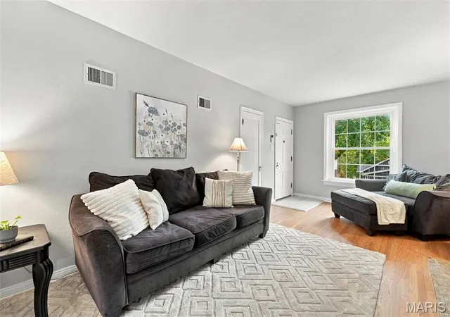 Photo 3 of Single family home for sale at 7609 Suffolk Ave, Saint Louis, MO 63119 | MLS# MIS26059868 | Listing updated on 2026-09-24