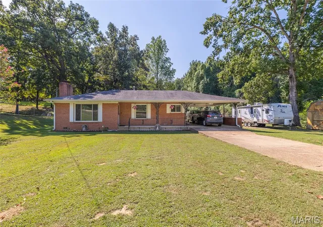 Single family home for sale at 1800 W Harper St, Poplar Bluff, MO 63901 | MLS# MIS26059880
