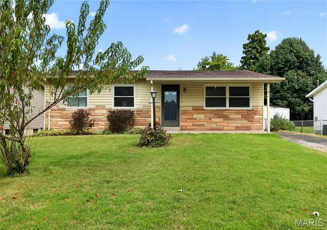 Single family home for sale at 11917 Glenridge Dr, Maryland Heights, MO 63043 | MLS# MIS26059883 | Listing updated on 2026-09-18