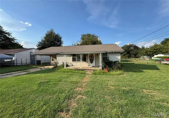 Photo 2 of Single family home for sale at 1920 Dunklin St, Kennett, MO 63857 | MLS# MIS26059889 | Listing updated on 2026-09-16