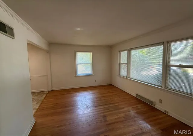 Photo 3 of Sale Pending at 1283 Mead Dr, Saint Louis, MO 63137 | MLS# MIS26059903 | Listing updated on 2026-09-21