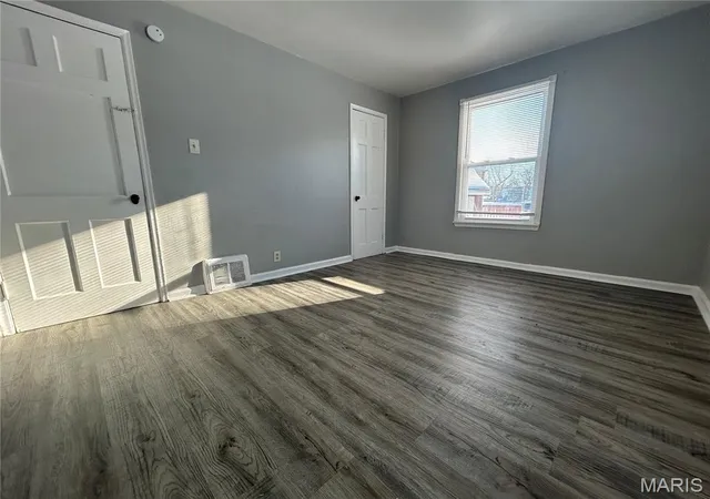 Photo 3 of Single family home for sale at 6000 Cascade Dr, Saint Louis, MO 63134 | MLS# MIS26059906 | Listing updated on 2026-09-18