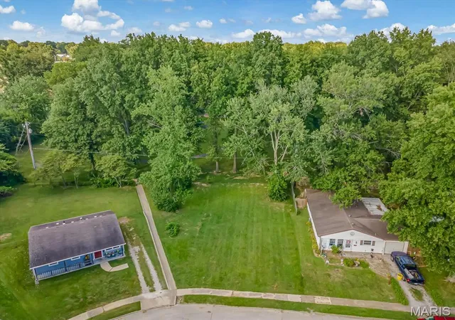 Photo 3 of Sale Pending at 49 Scarlet Dr, Belleville, IL 62220 | MLS# MIS26059908 | Listing updated on 2026-10-01