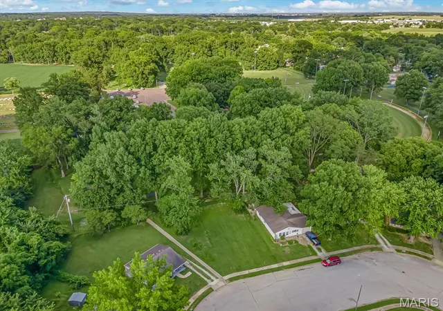 Photo 4 of Sale Pending at 49 Scarlet Dr, Belleville, IL 62220 | MLS# MIS26059908 | Listing updated on 2026-10-01