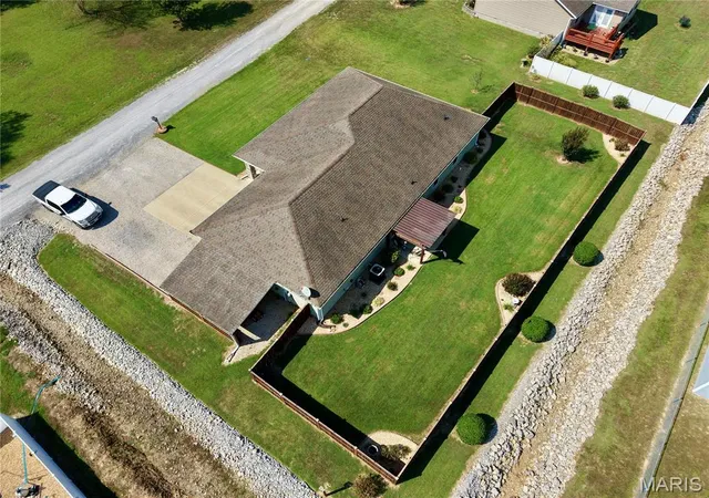 Photo 2 of Single family home for sale at 206 Crooked Pine Ln, Poplar Bluff, MO 63901 | MLS# MIS26059918 | Listing updated on 2026-09-17
