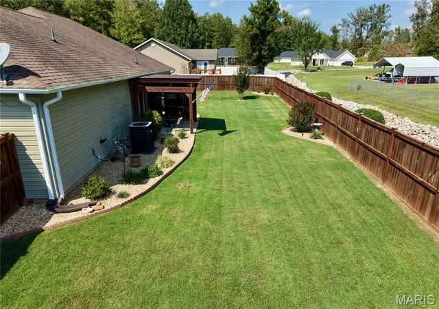 Photo 3 of Single family home for sale at 206 Crooked Pine Ln, Poplar Bluff, MO 63901 | MLS# MIS26059918 | Listing updated on 2026-09-17