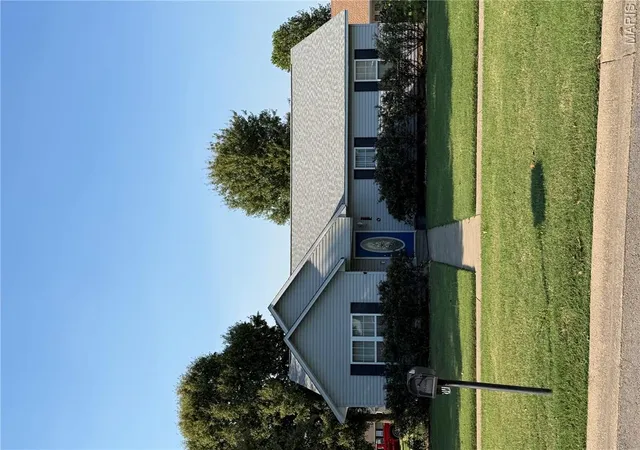 Photo 1 of Single family home for sale at 1215 Cherokee Cir, New Madrid, MO 63869 | MLS# MIS26060079 | Listing updated on 2026-09-29
