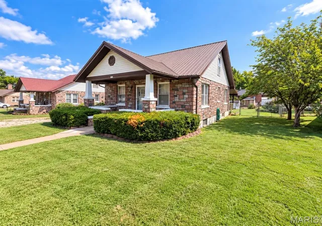 Photo 2 of Single family home for sale at 208 S Long St, Farmington, MO 63640 | MLS# MIS26060116 | Listing updated on 2026-09-17