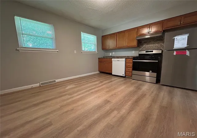 Photo 3 of Single family home for sale at 6023 Shillington Dr, Saint Louis, MO 63134 | MLS# MIS26060145 | Listing updated on 2026-09-18
