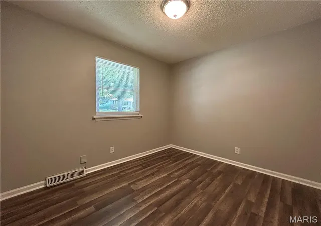 Photo 4 of Single family home for sale at 6023 Shillington Dr, Saint Louis, MO 63134 | MLS# MIS26060145 | Listing updated on 2026-09-18