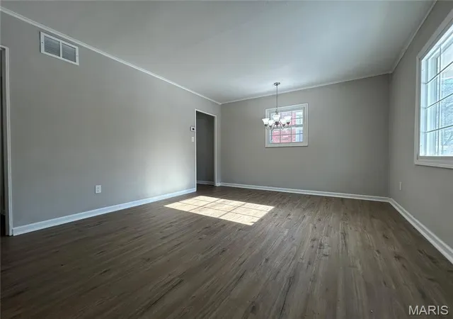 Photo 2 of Single family home for sale at 129 Wiegel Dr, Saint Louis, MO 63135 | MLS# MIS26060146 | Listing updated on 2026-10-07