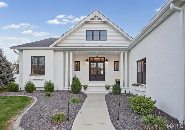 Photo 3 of Single family home for sale at 74 Woodcrest Dr, Bethalto, IL 62010 | MLS# MIS26060164 | Listing updated on 2026-09-17