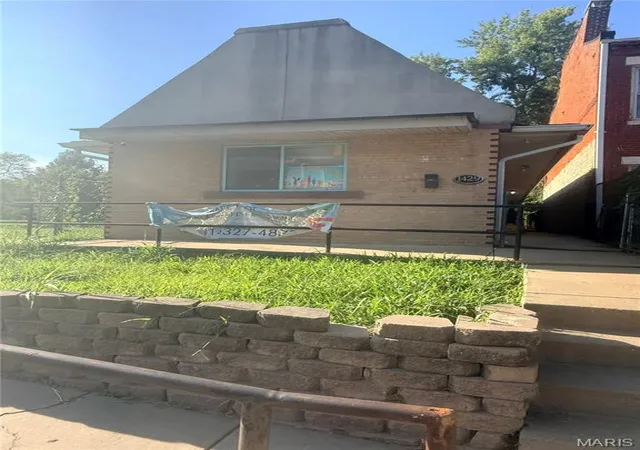 Photo 1 of Single family home for sale at 1429 Farrar St, Saint Louis, MO 63107 | MLS# MIS26060178 | Listing updated on 2026-09-17