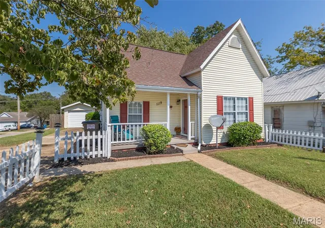 Photo 4 of Single family home for sale at 1119 Gardner St, Poplar Bluff, MO 63901 | MLS# MIS26060187 | Listing updated on 2026-09-17