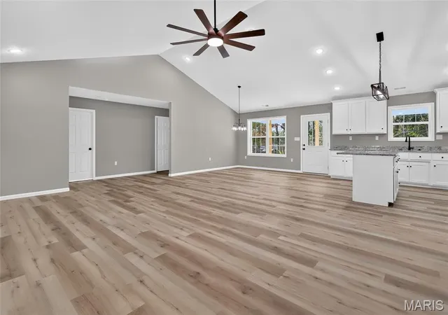 Photo 4 of Single family home for sale at 1100 Daytona Dr, Lebanon, MO 65536 | MLS# MIS26060190 | Listing updated on 2026-09-26