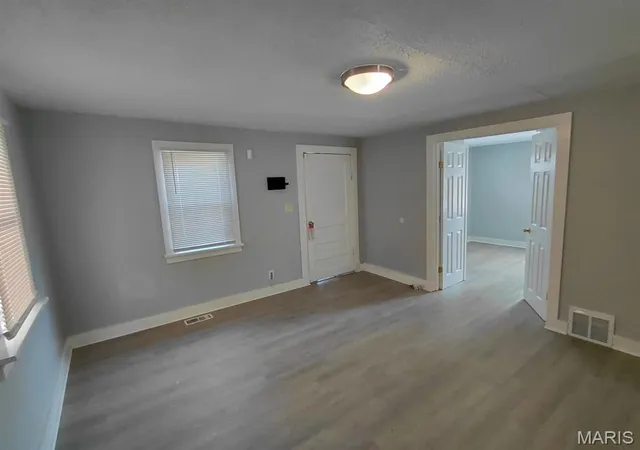 Photo 3 of Single family home for sale at 10169 Imperial Dr, Saint Louis, MO 63136 | MLS# MIS26060202 | Listing updated on 2026-09-17