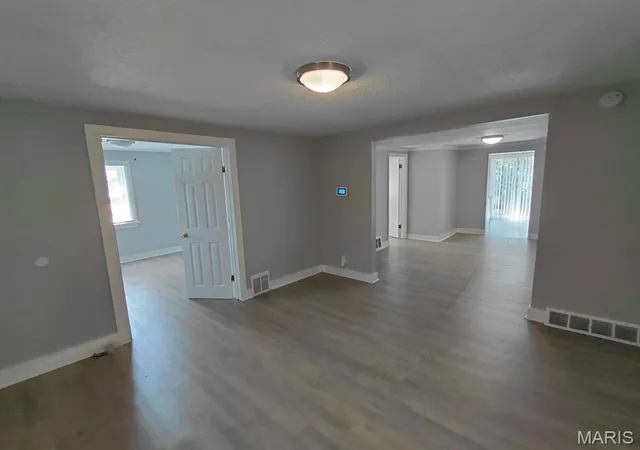 Photo 4 of Single family home for sale at 10169 Imperial Dr, Saint Louis, MO 63136 | MLS# MIS26060202 | Listing updated on 2026-09-17