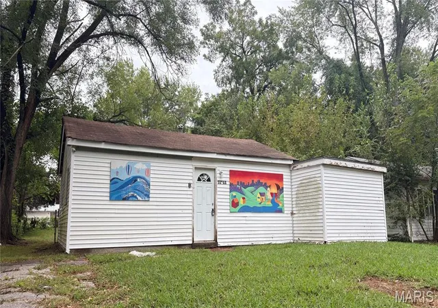 Single family home for sale at 10244 Duke Dr, Saint Louis, MO 63136 | MLS# MIS26060219