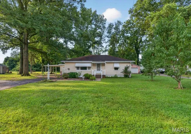 Photo 2 of Manufactured home for sale at 200 Ross Ln, Belleville, IL 62220 | MLS# MIS26060243 | Listing updated on 2026-09-17