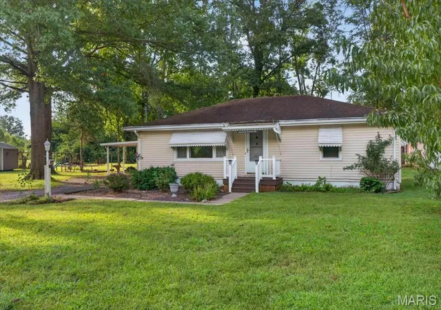 Photo 3 of Manufactured home for sale at 200 Ross Ln, Belleville, IL 62220 | MLS# MIS26060243 | Listing updated on 2026-09-17