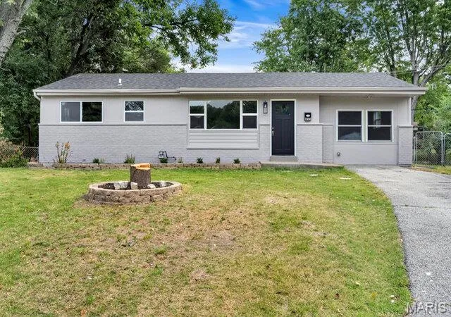 Single family home for sale at 855 Northmoor Dr, Florissant, MO 63033 | MLS# MIS26060274