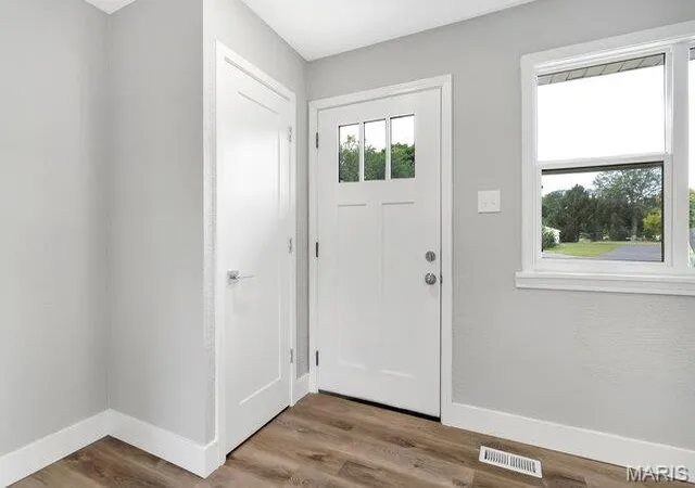 Photo 2 of Single family home for sale at 855 Northmoor Dr, Florissant, MO 63033 | MLS# MIS26060274 | Listing updated on 2026-10-05