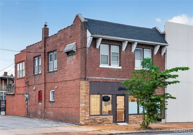 Photo 2 of Single family home for sale at 4135 S Grand Blvd, Saint Louis, MO 63118 | MLS# MIS26060284 | Listing updated on 2026-09-17