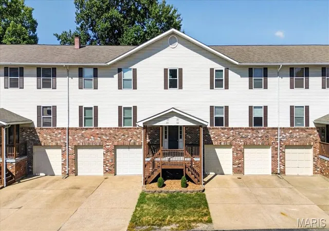 Photo 1 of Condo for sale at 885 Delray Dr #H, Saint Peters, MO 63376 | MLS# MIS26060287 | Listing updated on 2026-09-18