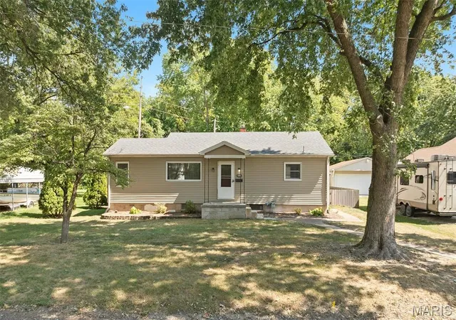 Photo 1 of Single family home for sale at 2911 Fredericka St, Belleville, IL 62226 | MLS# MIS26060292 | Listing updated on 2026-09-17