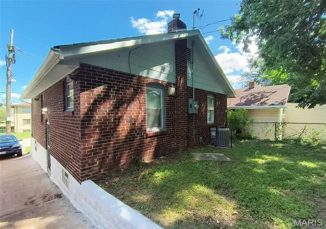 Photo 3 of Single family home for sale at 8347 Octavia Ave, Saint Louis, MO 63136 | MLS# MIS26060301 | Listing updated on 2026-09-17
