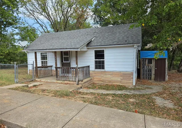 Photo 2 of Single family home for sale at 320 Meadow St, Park Hills, MO 63601 | MLS# MIS26060324 | Listing updated on 2026-09-17