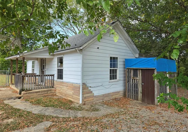Photo 3 of Single family home for sale at 320 Meadow St, Park Hills, MO 63601 | MLS# MIS26060324 | Listing updated on 2026-09-17