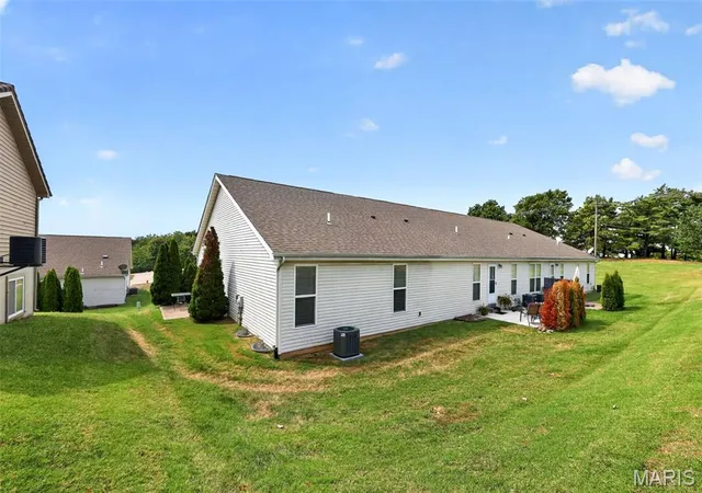 Photo 30 of Townhouse for sale at 12193 Mckelvey Pl Dr, Bridgeton, MO 63044 | MLS# MIS26060402 | Listing updated on 2026-09-18