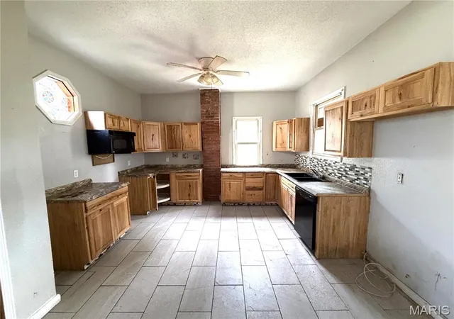 Photo 1 of Single family home for sale at 946 Union St, Alton, IL 62002 | MLS# MIS26060449 | Listing updated on 2026-09-18