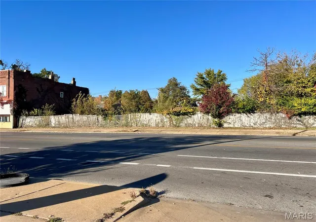 Photo 1 of Land for sale at 4501 W Dr Martin Luther King, Saint Louis, MO 63113 | MLS# MIS26060451 | Listing updated on 2026-09-21