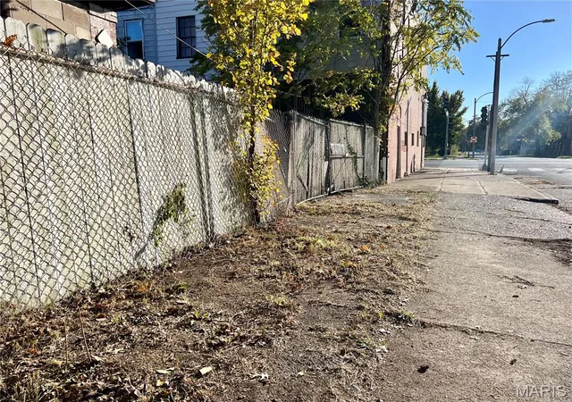 Photo 3 of Land for sale at 4501 W Dr Martin Luther King, Saint Louis, MO 63113 | MLS# MIS26060451 | Listing updated on 2026-09-21