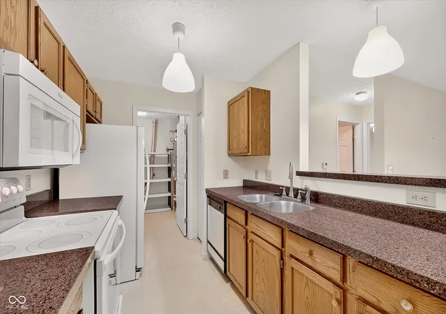 Photo 4 of Condo for sale at 11635 Lenox Ln #101, Carmel, IN 46032 | MLS# 22019792 | Listing updated on 2026-10-19