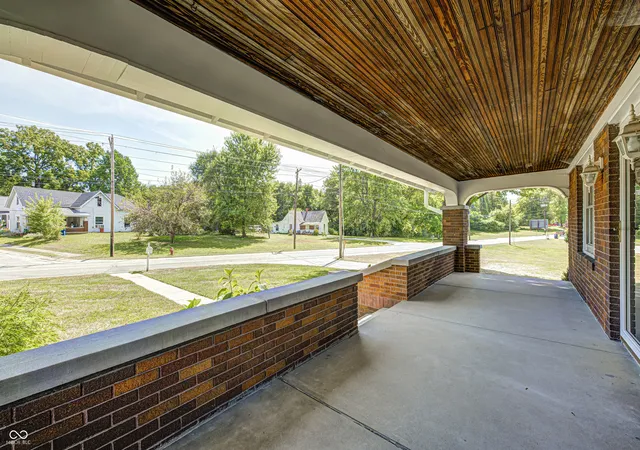 Photo 3 of Single family home for sale at 1000 S Jackson St, Greencastle, IN 46135 | MLS# 22061893 | Listing updated on 2026-10-09