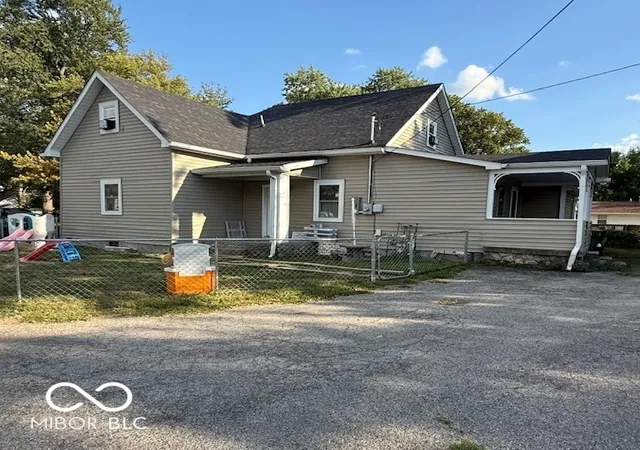 Photo 3 of Sale Pending at 698 Yandes St, Franklin, IN 46131 | MLS# 22062156 | Listing updated on 2026-09-17