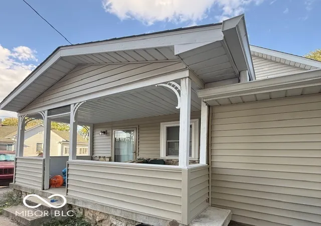 Photo 4 of Sale Pending at 698 Yandes St, Franklin, IN 46131 | MLS# 22062156 | Listing updated on 2026-09-17