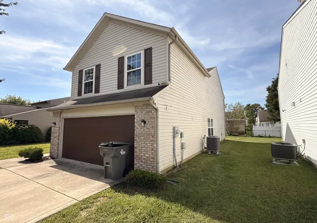 Photo 3 of Single family home for sale at 2344 Layton Park Dr, Indianapolis, IN 46239 | MLS# 22079128 | Listing updated on 2026-10-02