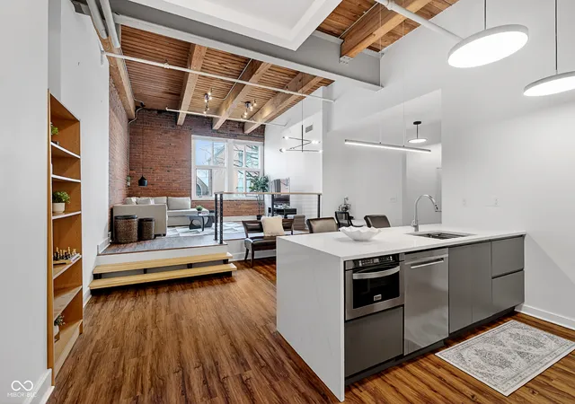 Photo 3 of Condo for sale at 430 N Park Ave #101, Indianapolis, IN 46202 | MLS# 22085643 | Listing updated on 2026-09-17