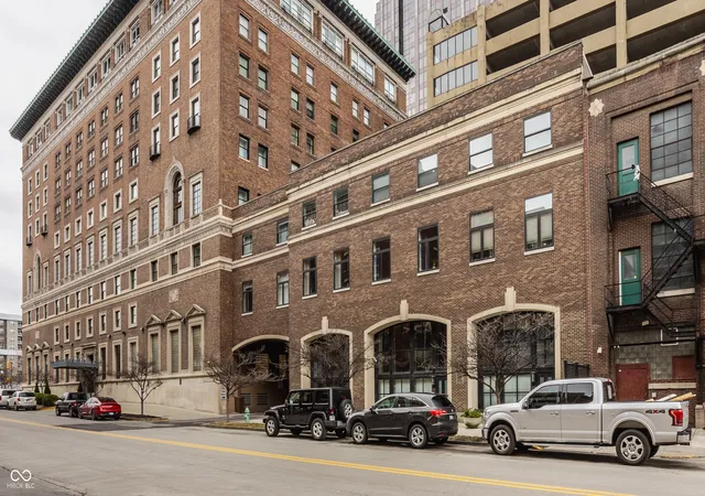 Photo 3 of Condo for sale at 350 N Meridian St #A303, Indianapolis, IN 46204 | MLS# 22085919 | Listing updated on 2026-09-16
