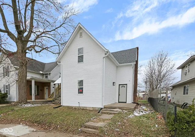 Photo 2 of Sale Pending at 2209 Noble St, Anderson, IN 46016 | MLS# 22090214 | Listing updated on 2026-09-16