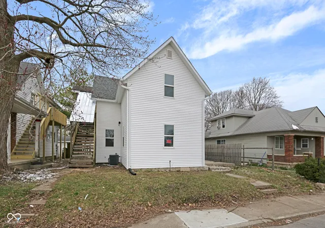 Photo 3 of Sale Pending at 2209 Noble St, Anderson, IN 46016 | MLS# 22090214 | Listing updated on 2026-09-16