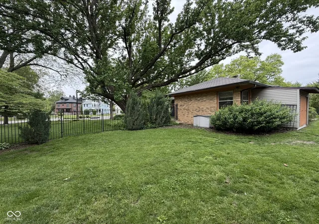 Photo 3 of Single family home for sale at 1028 State St, Lafayette, IN 47905 | MLS# 22091960 | Listing updated on 2026-09-18
