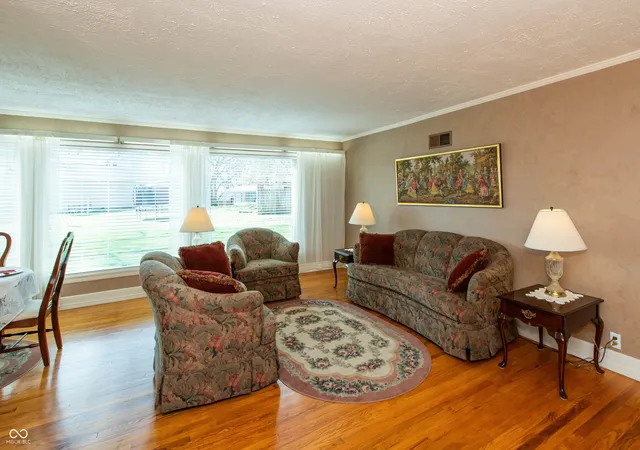 Photo 3 of Sale Pending at 831 North Dr, Seymour, IN 47274 | MLS# 22092167 | Listing updated on 2026-09-09