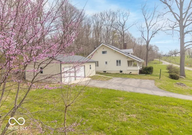 Photo 3 of Single family home for sale at 2645 S Greensboro Pike, New Castle, IN 47362 | MLS# 22093672 | Listing updated on 2026-09-16