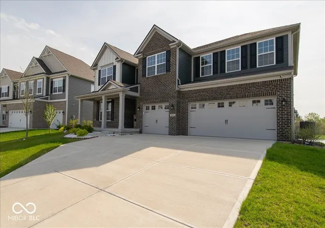 Photo 3 of Single family home for sale at 5481 Landing Pl Ln, Noblesville, IN 46062 | MLS# 22094846 | Listing updated on 2026-09-30