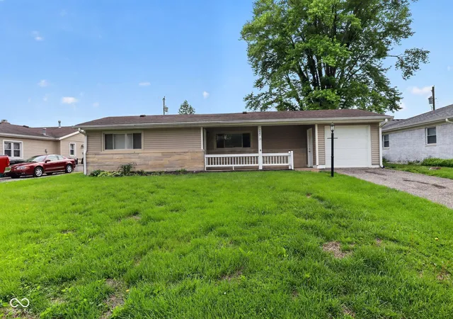 Photo 1 of Single family home for sale at 322 Meadow Ln, Plainfield, IN 46168 | MLS# 22099855 | Listing updated on 2026-09-17